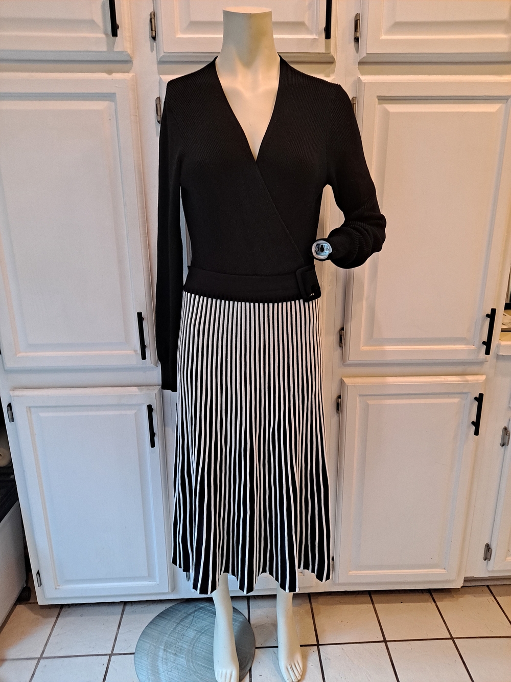 Robbie Bee Signature Black White Pleated Midi Knit Flared Sweater Dress